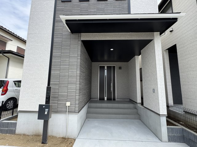 松戸市竹ヶ花新築戸建【北部小学校：7分】のエントランス|エントランス・玄関ポーチ