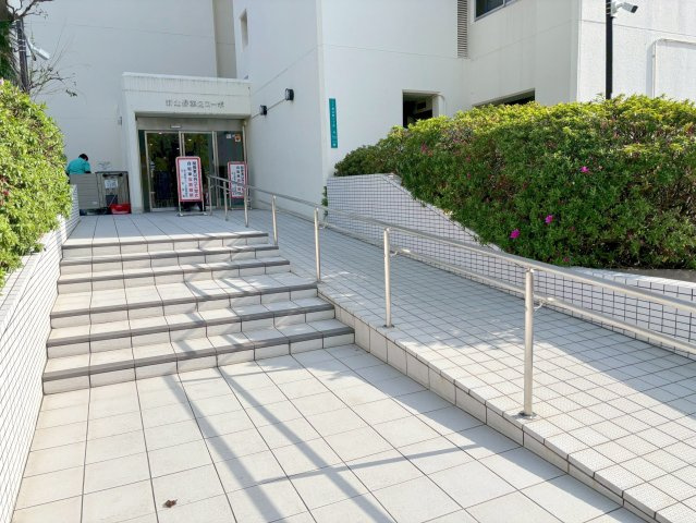 新北野第2コーポ西棟のエントランス