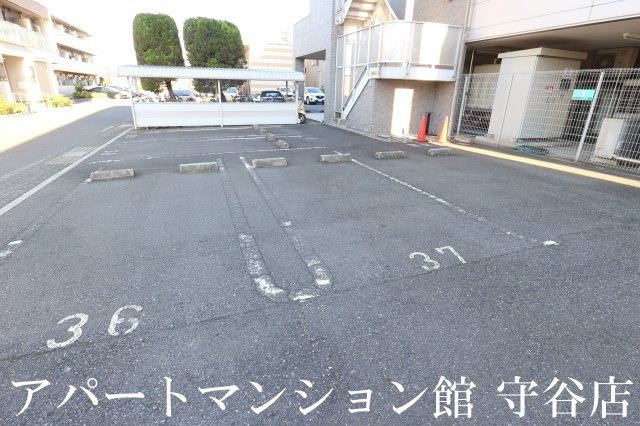 Ｋ．ライツェントの駐車場