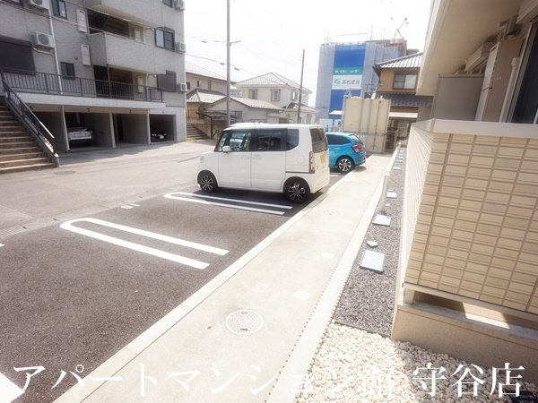 Sereno MORIYAの駐車場