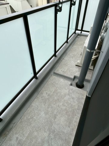 コンフォリアリヴ東池袋のバルコニー