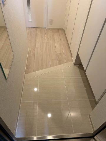 コンフォリアリヴ東池袋の玄関