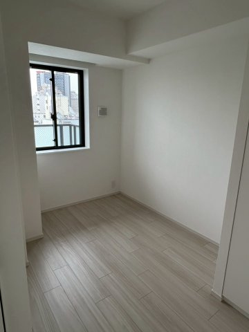 コンフォリアリヴ東池袋の洋室