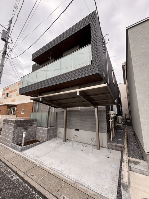 アスピシャスの外観