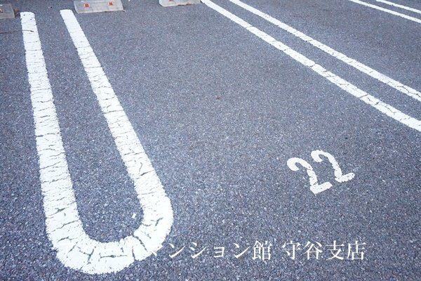 エスポワールBの駐車場