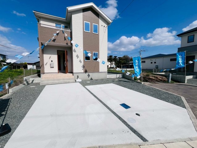 よかタウン／南区富合町杉島1期／5号棟の駐車場|駐車場は平置きで２台可能