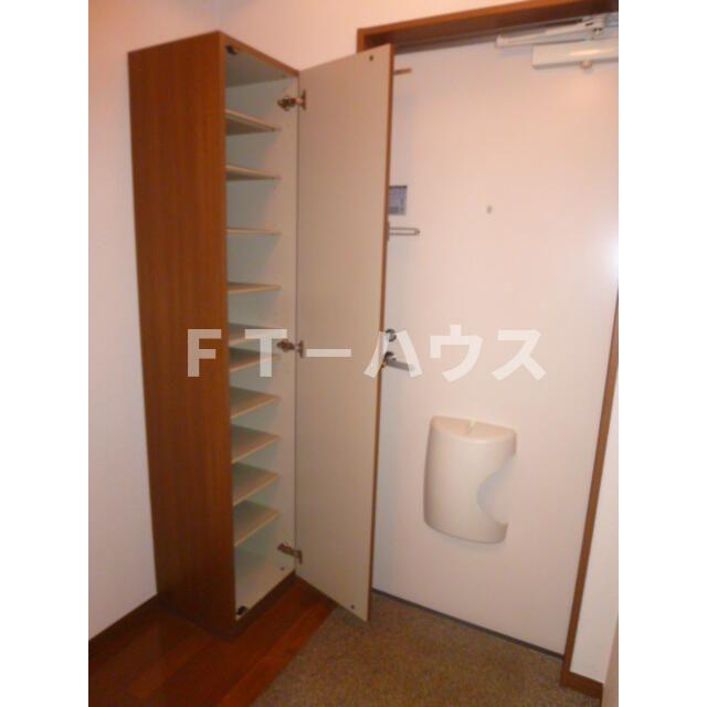 アムール　エフ　１番館の玄関