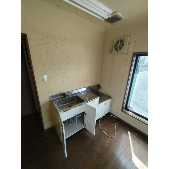 岐阜市日野南５丁目の店舗一部のキッチン|1階店舗部分　流し