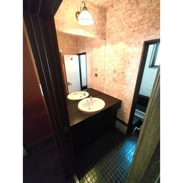 岐阜市日野南５丁目の店舗一部の洗面所|1階店舗部分