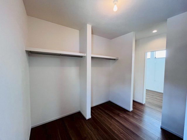 ケイアイグレイス／南区富合町１期／１号棟の収納|広々としたファミリークローク。上手に使ってリビングもスッキリ。