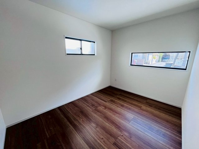 ケイアイグレイス／南区富合町１期／１号棟の洋室|二面から光が入る洋室。