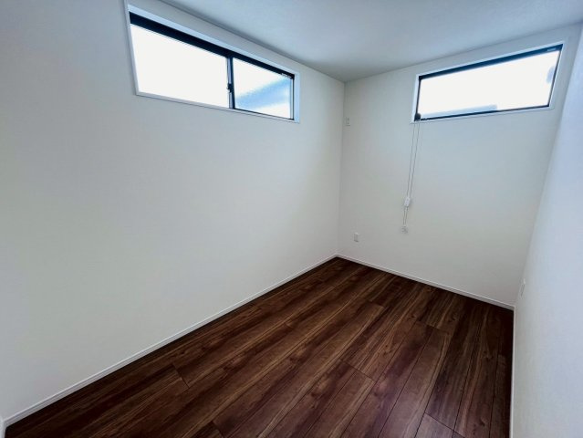 ケイアイグレイス／南区富合町１期／１号棟の洋室|高い位置の窓はプライベートもしっかり確保。