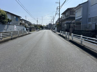 【前面道路含む現地写真】 | 最寄りの星が丘小学校まで徒歩3分！　