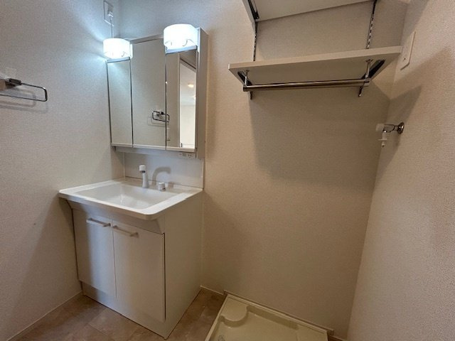 朝倉市馬田のアパートの洗面所|ゆったりとスペースのある洗面所