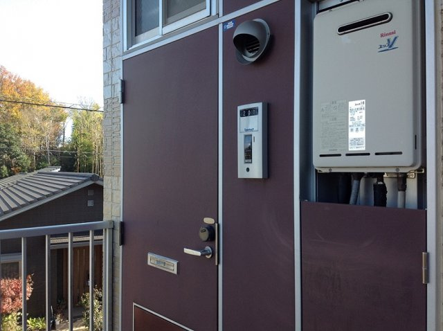 レオパレスＴＡＫＡβの玄関|収納もある玄関です