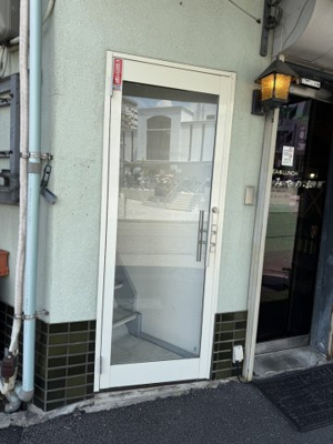 【玄関】 | 岩屋北町店舗