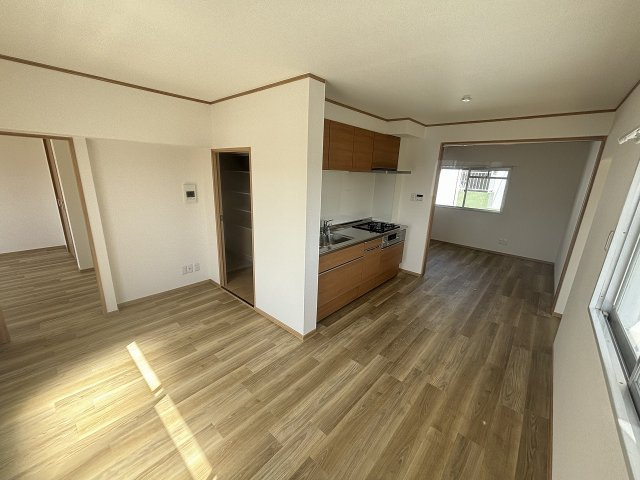 クローバー花畑ガーデンの居間・リビング