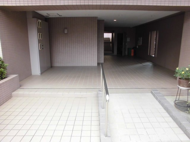 田園キャッスル町屋のエントランス