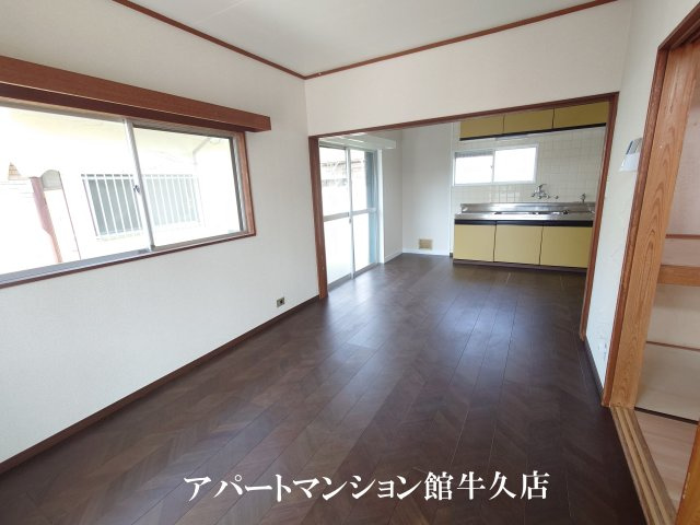 森の里戸建て（H邸）の居間・リビング