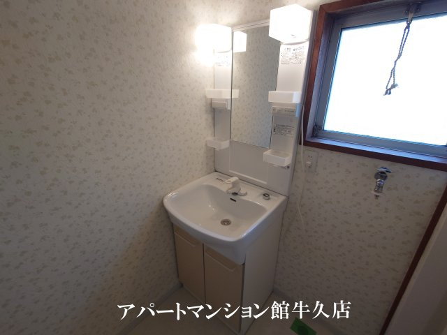 森の里戸建て（H邸）の独立洗面台