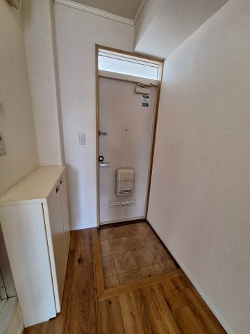シティハイムフラワーコーポの玄関