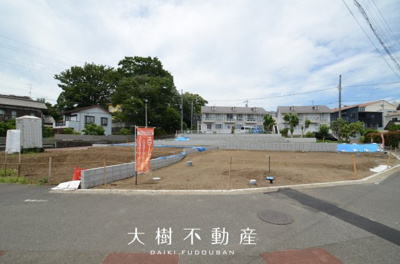 【前面道路含む現地写真】 | 綾瀬市寺尾本町３丁目　売地　全８区画【仲介手数料無料】