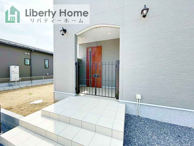 鹿嶋市平井東2丁目24-1期　新築戸建　1号棟のエントランス