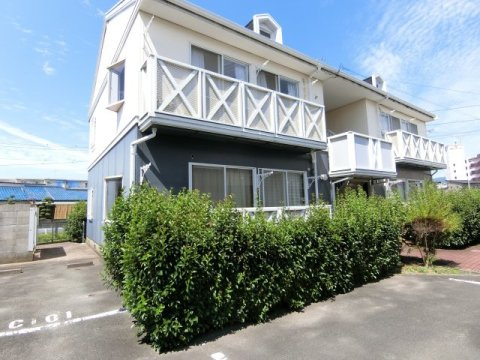 上津コーポE棟の駐車場