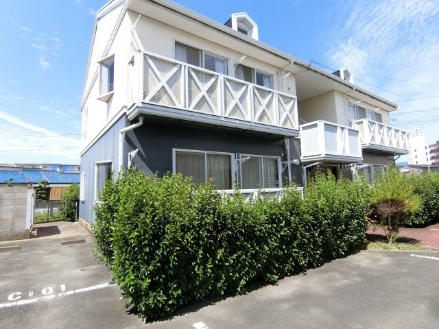 上津コーポE棟の外観|お洒落な外観です★