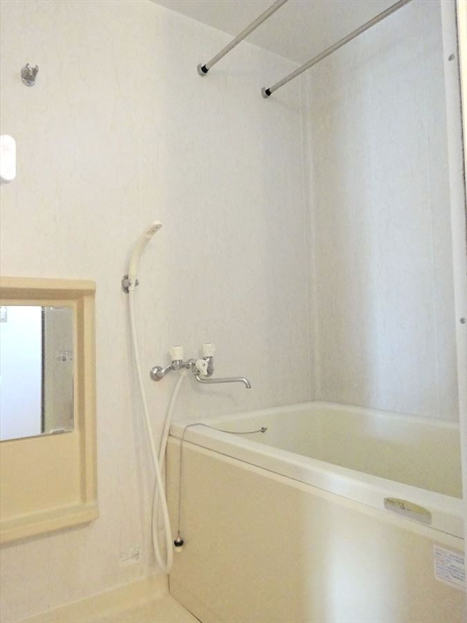 上津コーポE棟の浴室|きれいなお風呂です♪