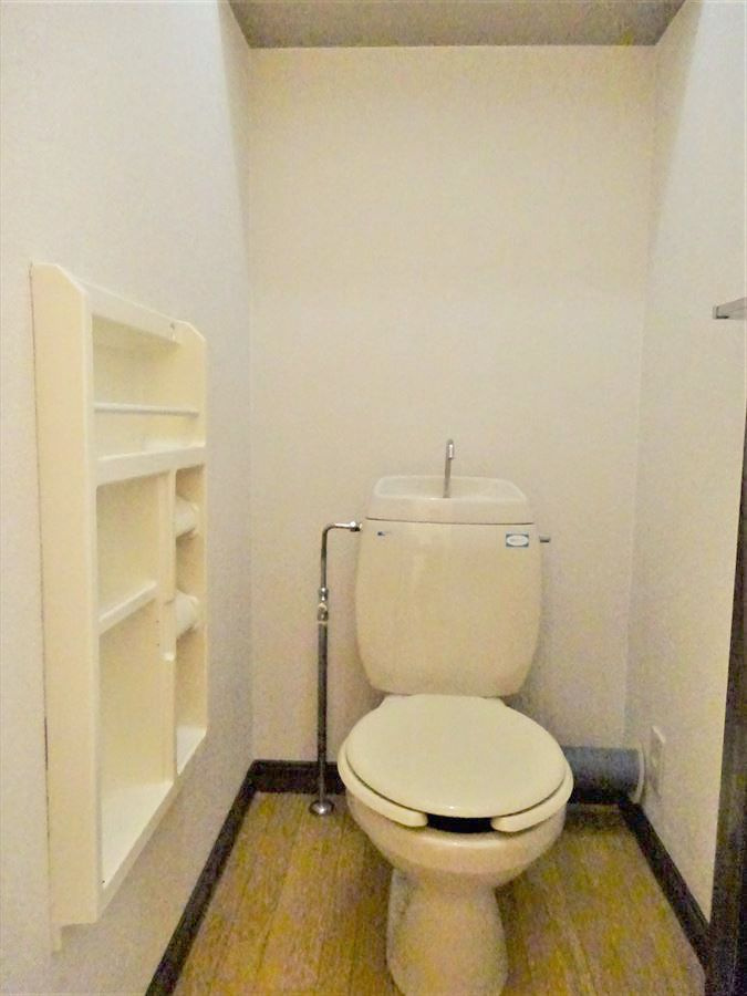 上津コーポE棟のトイレ|収納付のトイレです⭐︎