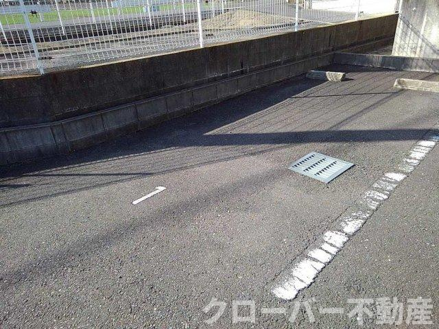 レオパレスＦ　ＯＨＡＮＡの駐車場