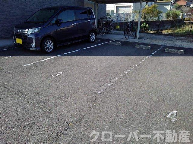 レオパレスＦ　ＯＨＡＮＡの駐車場