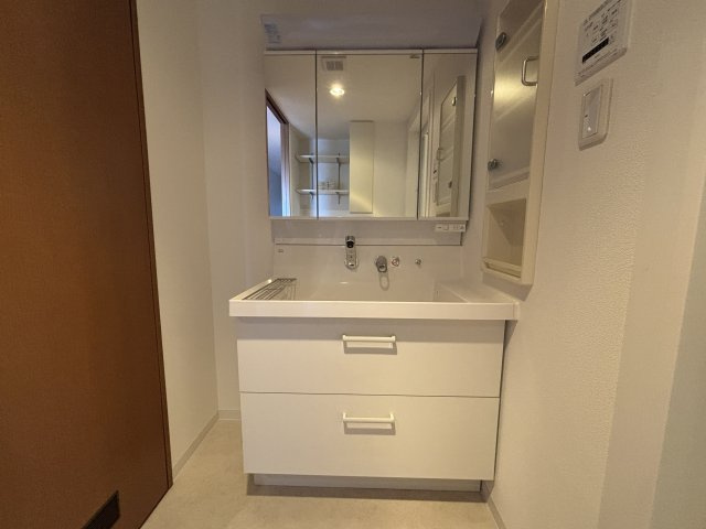 プレステージ大久保サウスヒルズの独立洗面台