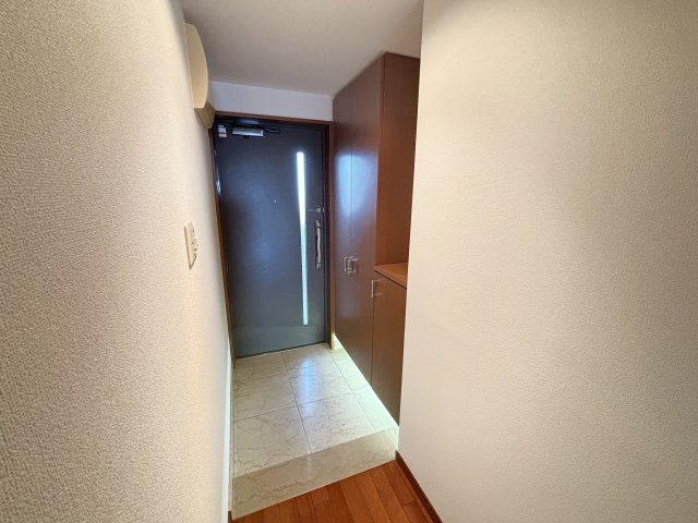 プレステージ大久保サウスヒルズの玄関