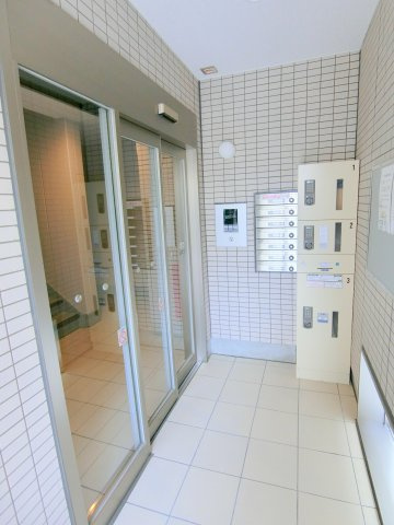 Excel Garden蒲田(エクセルガーデン)のエントランス|TVモニター付オートロック　宅配BOXメールBOX　エントランス　