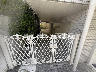 【エントランス】 | メゾン優 | ゆとりのあるエントランスです