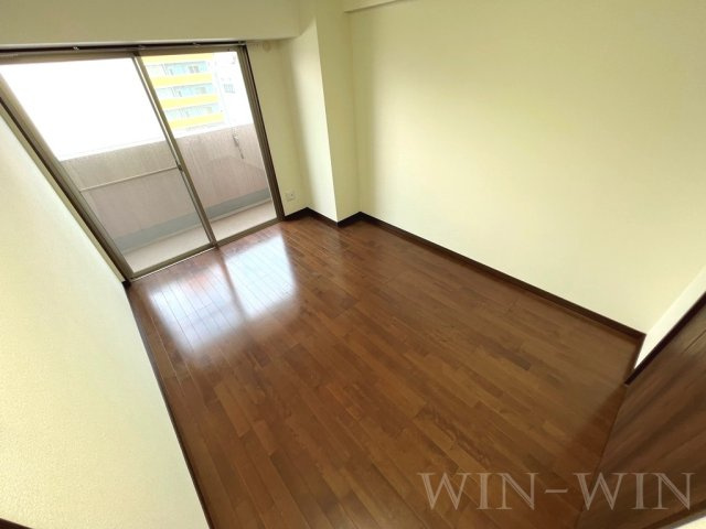 ペコラ広小路の寝室