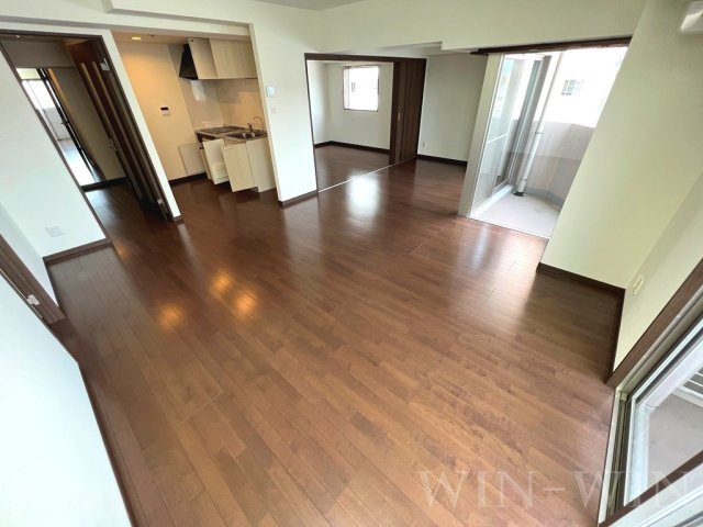 ペコラ広小路の居間・リビング