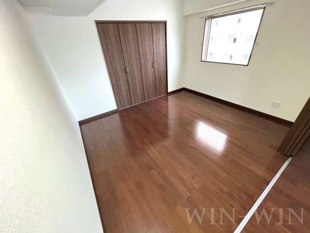 ペコラ広小路の寝室