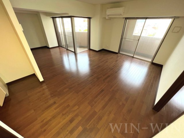 ペコラ広小路の居間・リビング