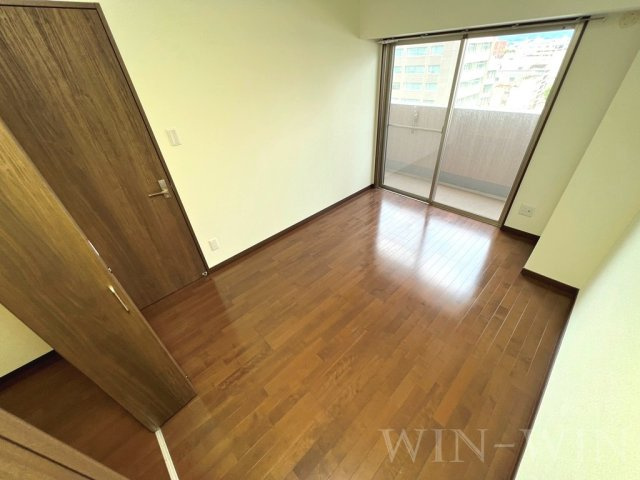 ペコラ広小路の寝室