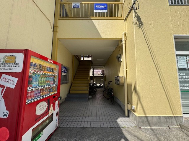 青葉ハイツのエントランス