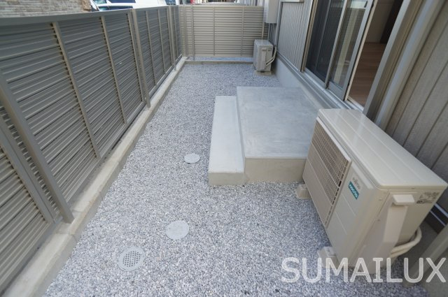 熊本市南区白藤２丁目のアパートのバルコニー