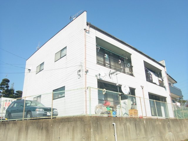 コーポ月見荘の外観