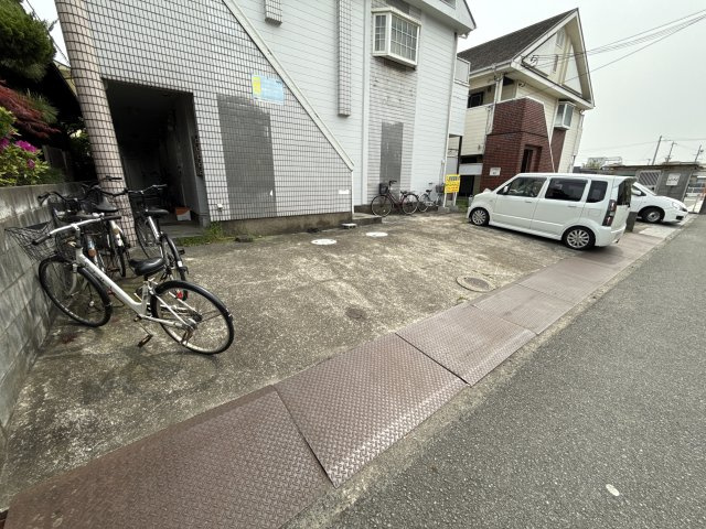 エミール天神Ａ棟の駐車場