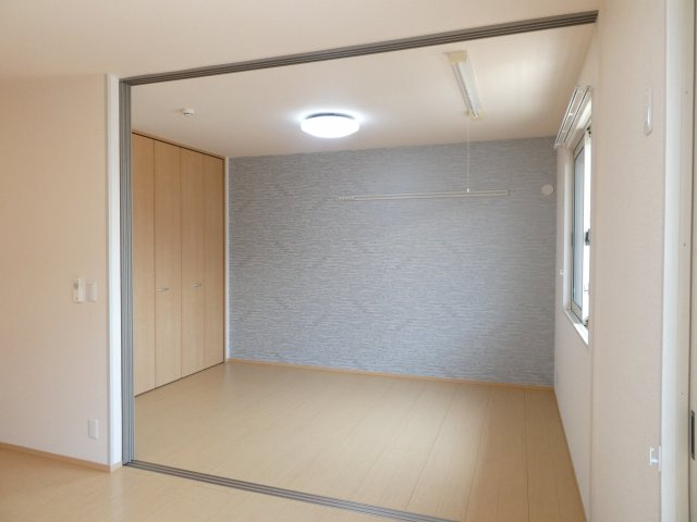 アーバン松本の洋室|南洋室