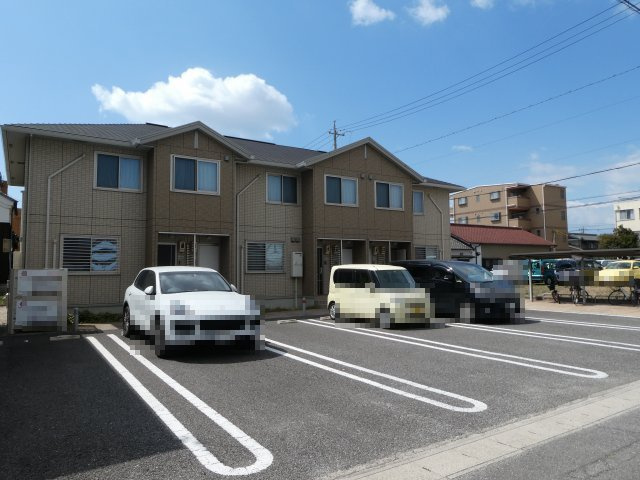 アーバン松本の駐車場|２台可の縦列駐車スペースです