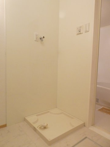 アーバン松本の洗面所|室内洗濯機置場