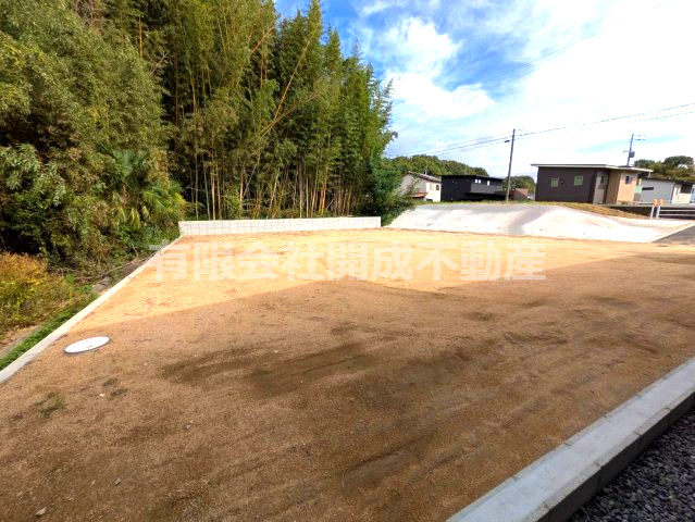 西岡　売地の外観